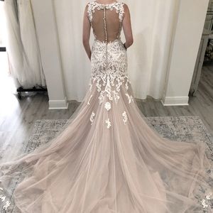 Essense of Australia Lace and Beaded Wedding Dress